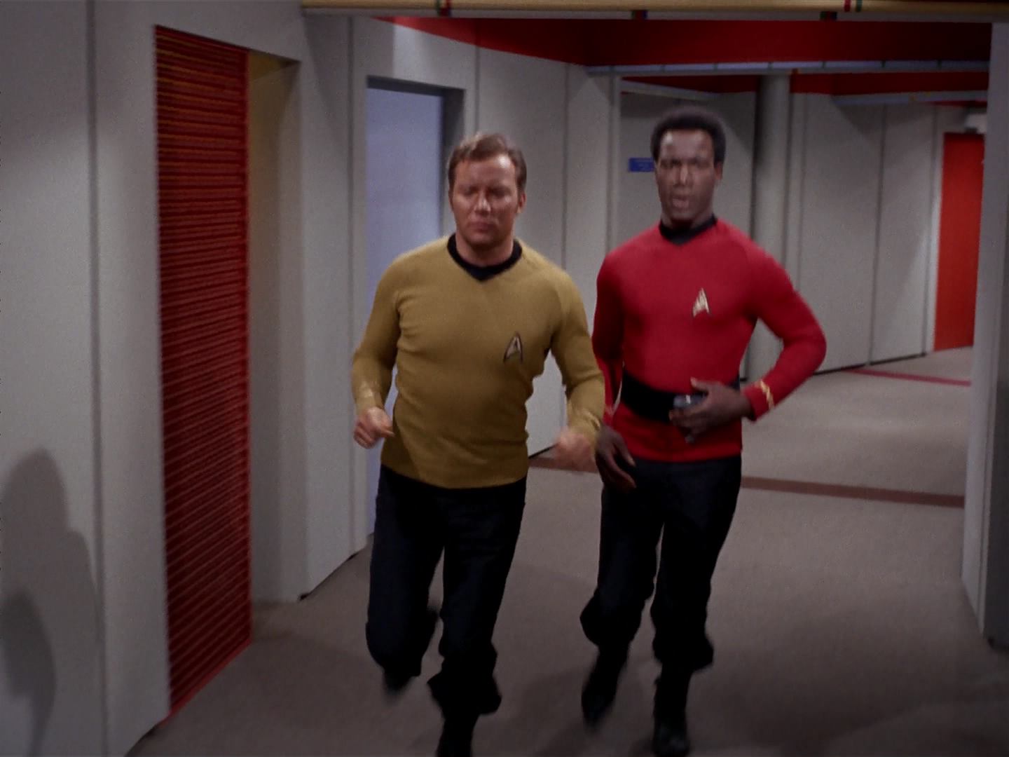 ariane179254_StarTrek_3x13_ElaanOfTroyius_0998.jpg