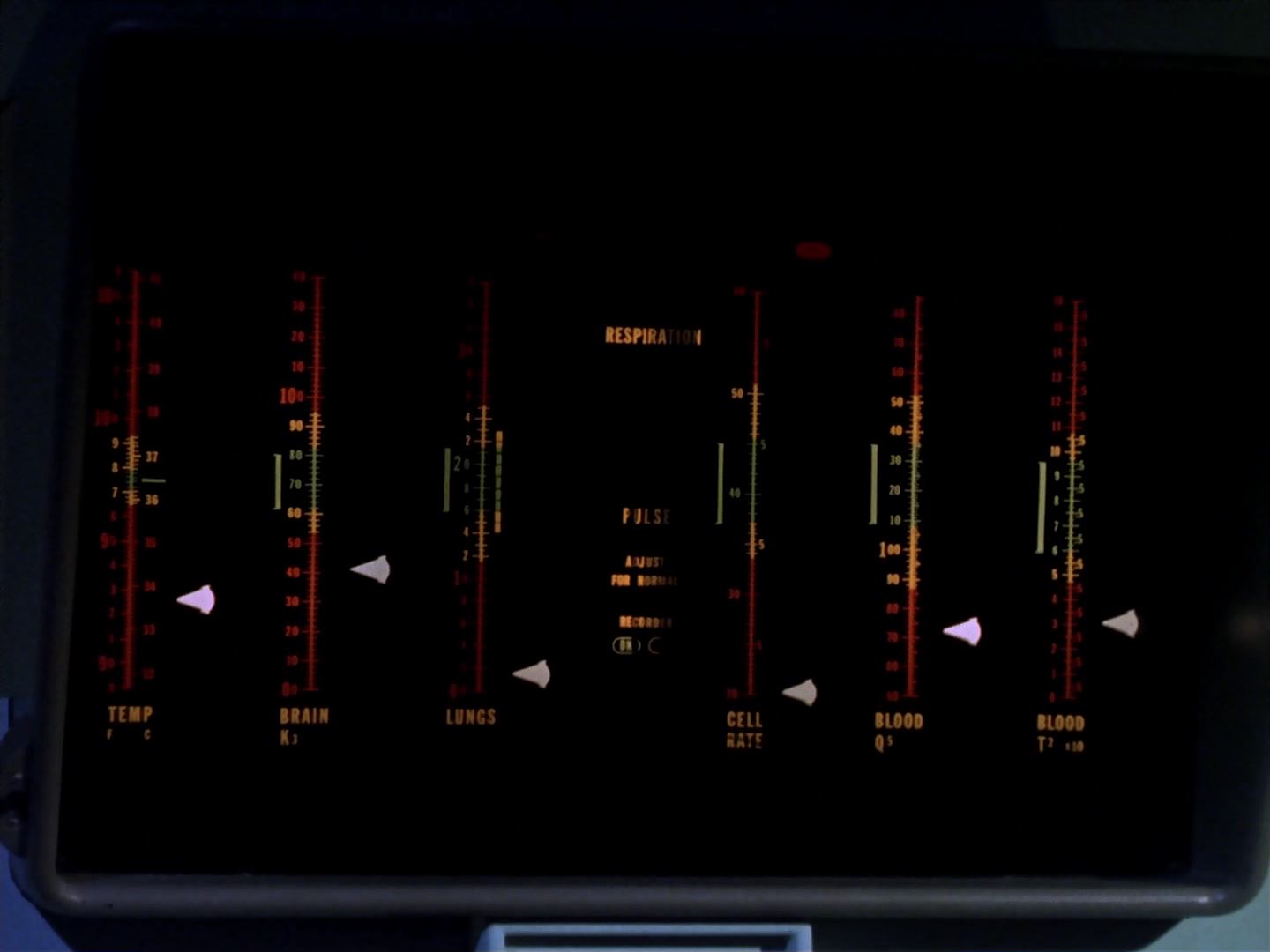 ariane179254_StarTrek_3x13_ElaanOfTroyius_1029.jpg