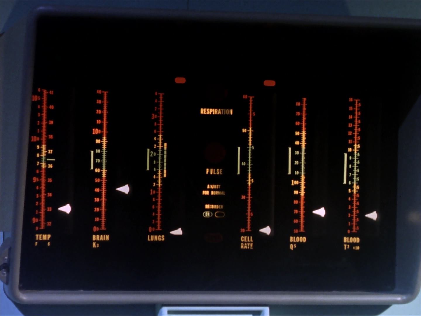 ariane179254_StarTrek_3x13_ElaanOfTroyius_1032.jpg