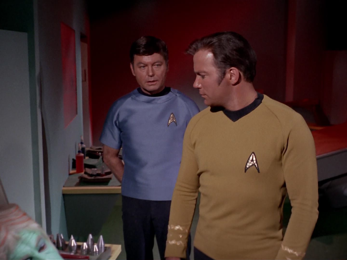 ariane179254_StarTrek_3x13_ElaanOfTroyius_1035.jpg