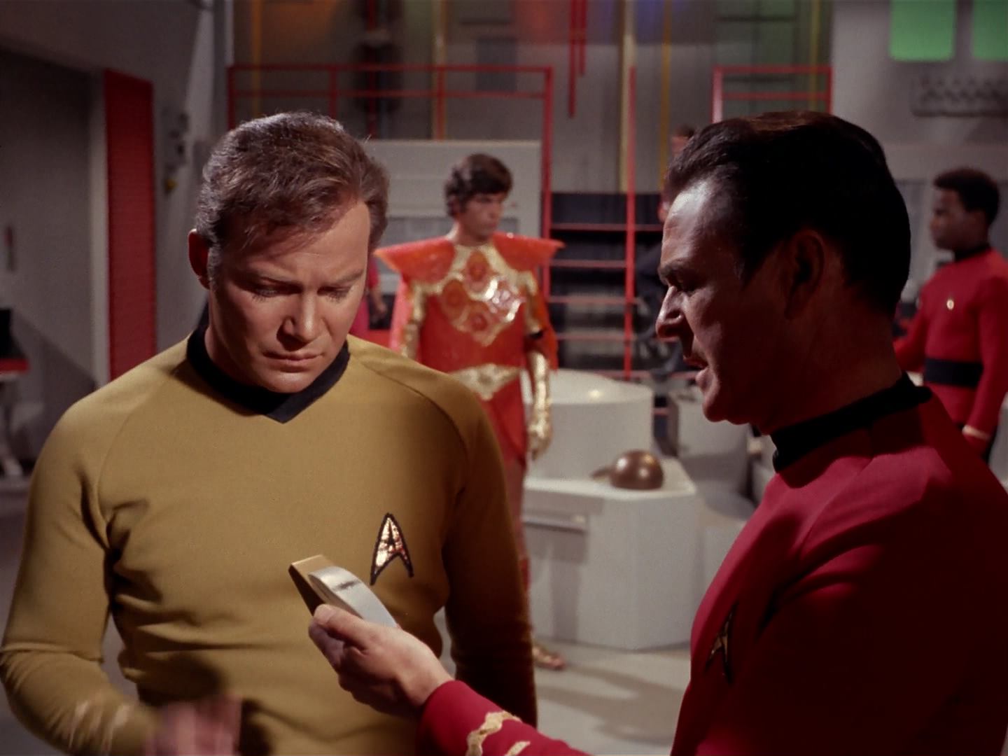 ariane179254_StarTrek_3x13_ElaanOfTroyius_1804.jpg