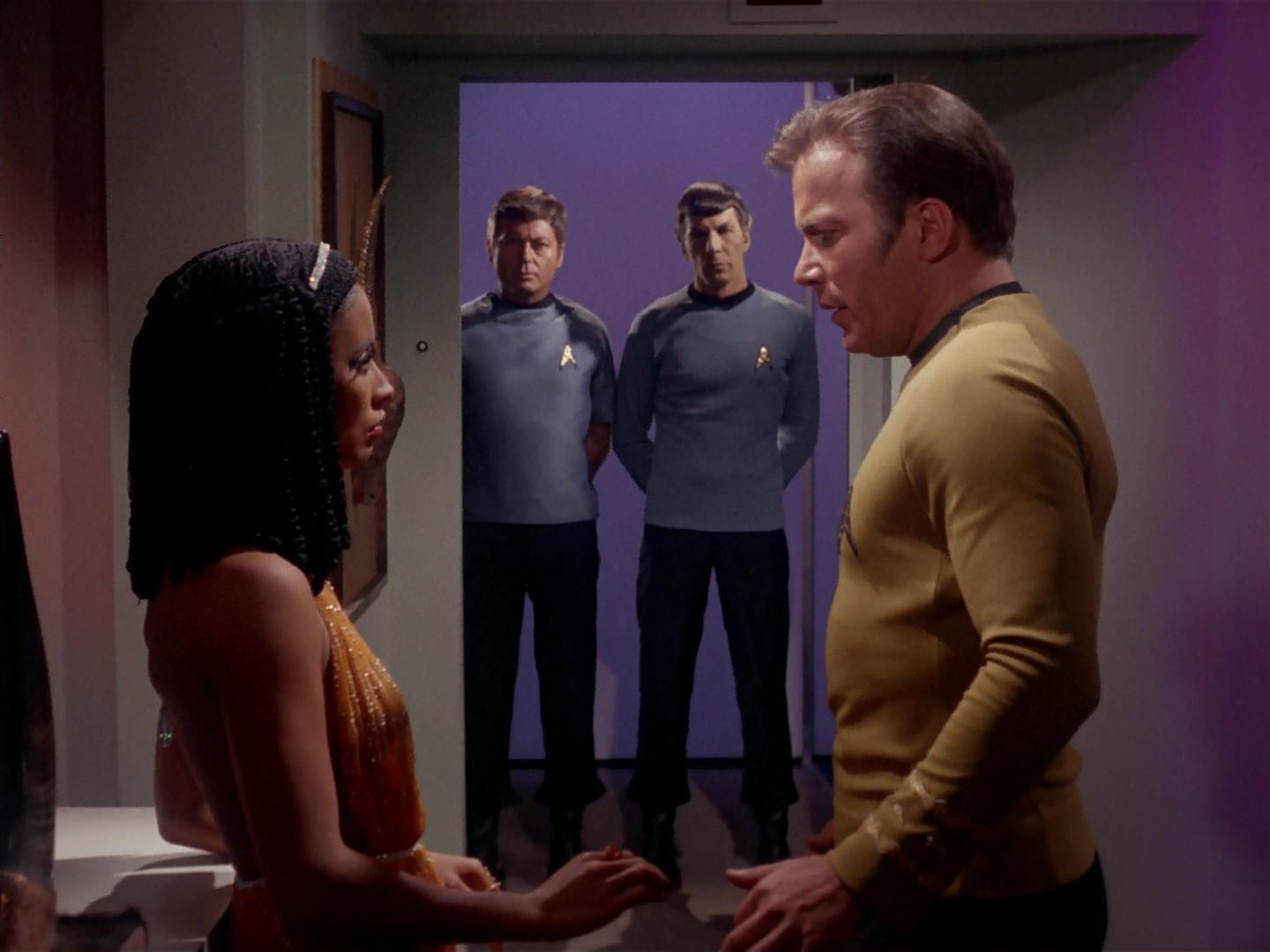 ariane179254_StarTrek_3x13_ElaanOfTroyius_2048.jpg