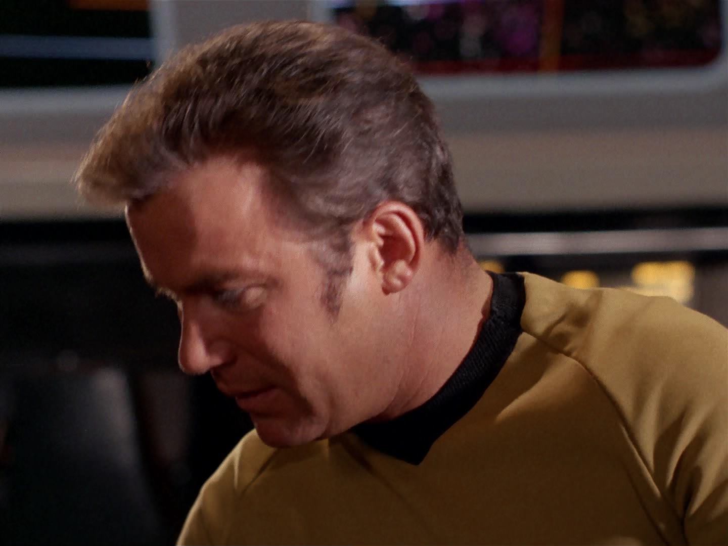 ariane179254_StarTrek_3x13_ElaanOfTroyius_2185.jpg