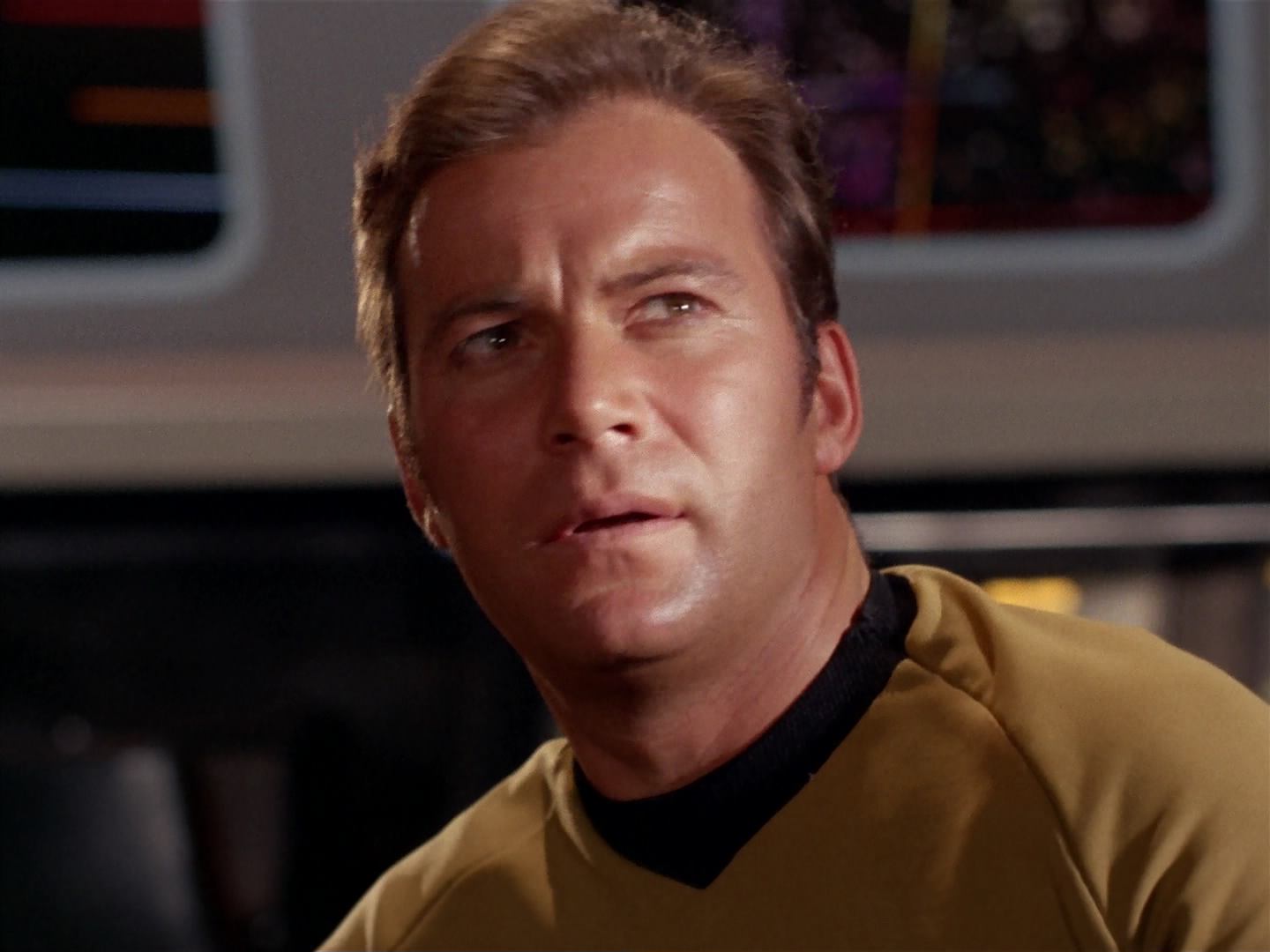 ariane179254_StarTrek_3x13_ElaanOfTroyius_2187.jpg