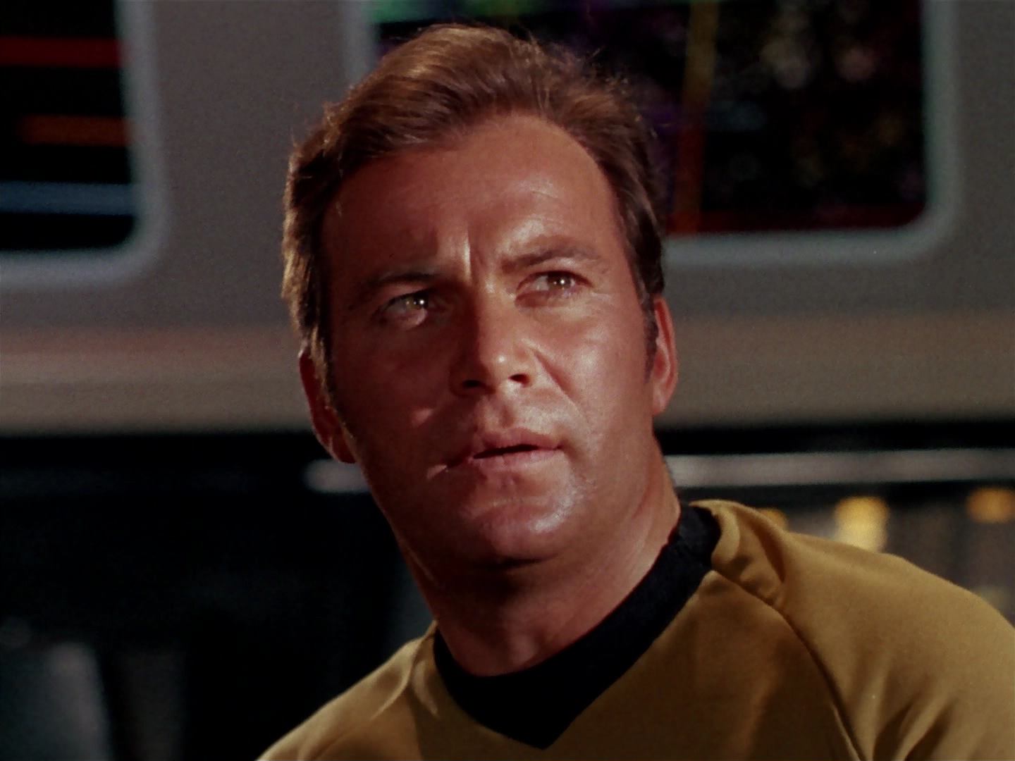 ariane179254_StarTrek_3x13_ElaanOfTroyius_2194.jpg