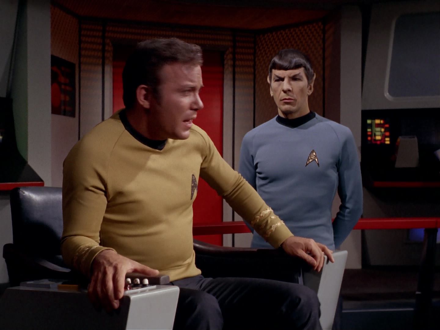 ariane179254_StarTrek_3x13_ElaanOfTroyius_2210.jpg