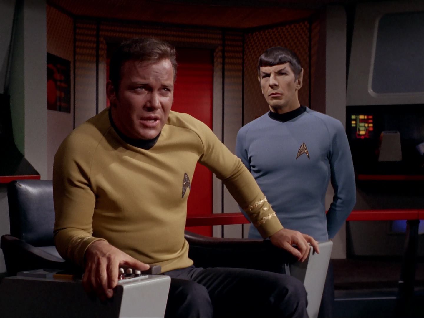 ariane179254_StarTrek_3x13_ElaanOfTroyius_2211.jpg
