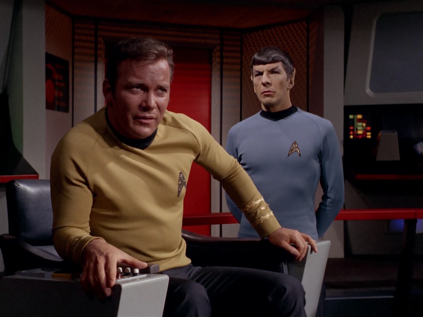 ariane179254_StarTrek_3x13_ElaanOfTroyius_2213.jpg