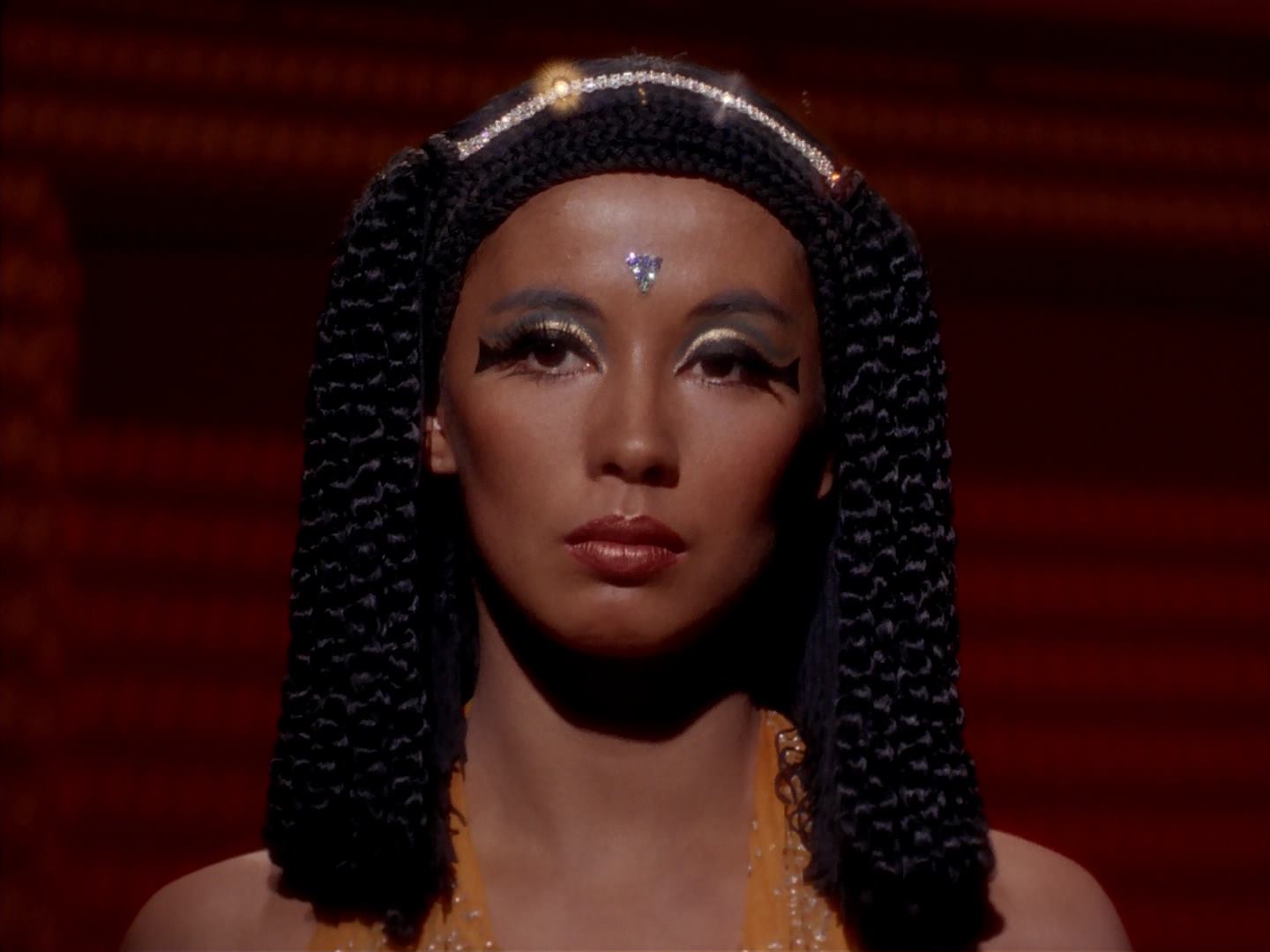 ariane179254_StarTrek_3x13_ElaanOfTroyius_2315.jpg