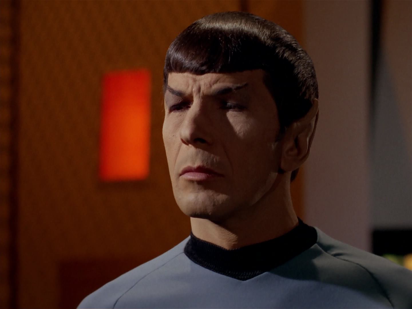 ariane179254_StarTrek_3x13_ElaanOfTroyius_2319.jpg