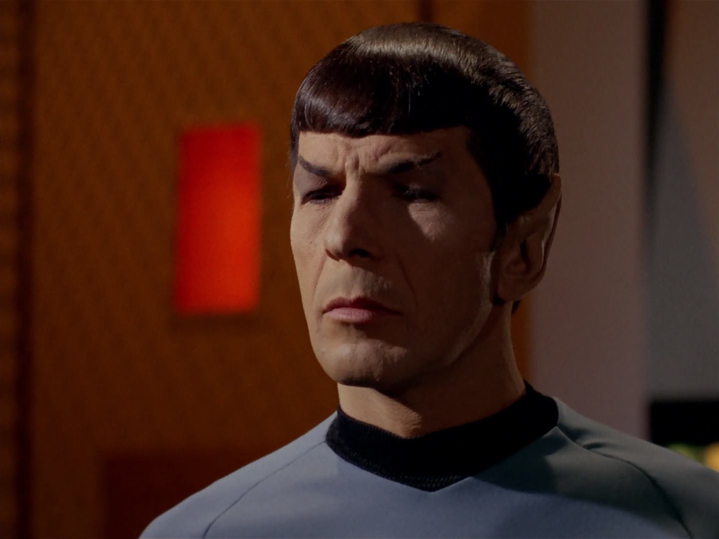 ariane179254_StarTrek_3x13_ElaanOfTroyius_2321.jpg
