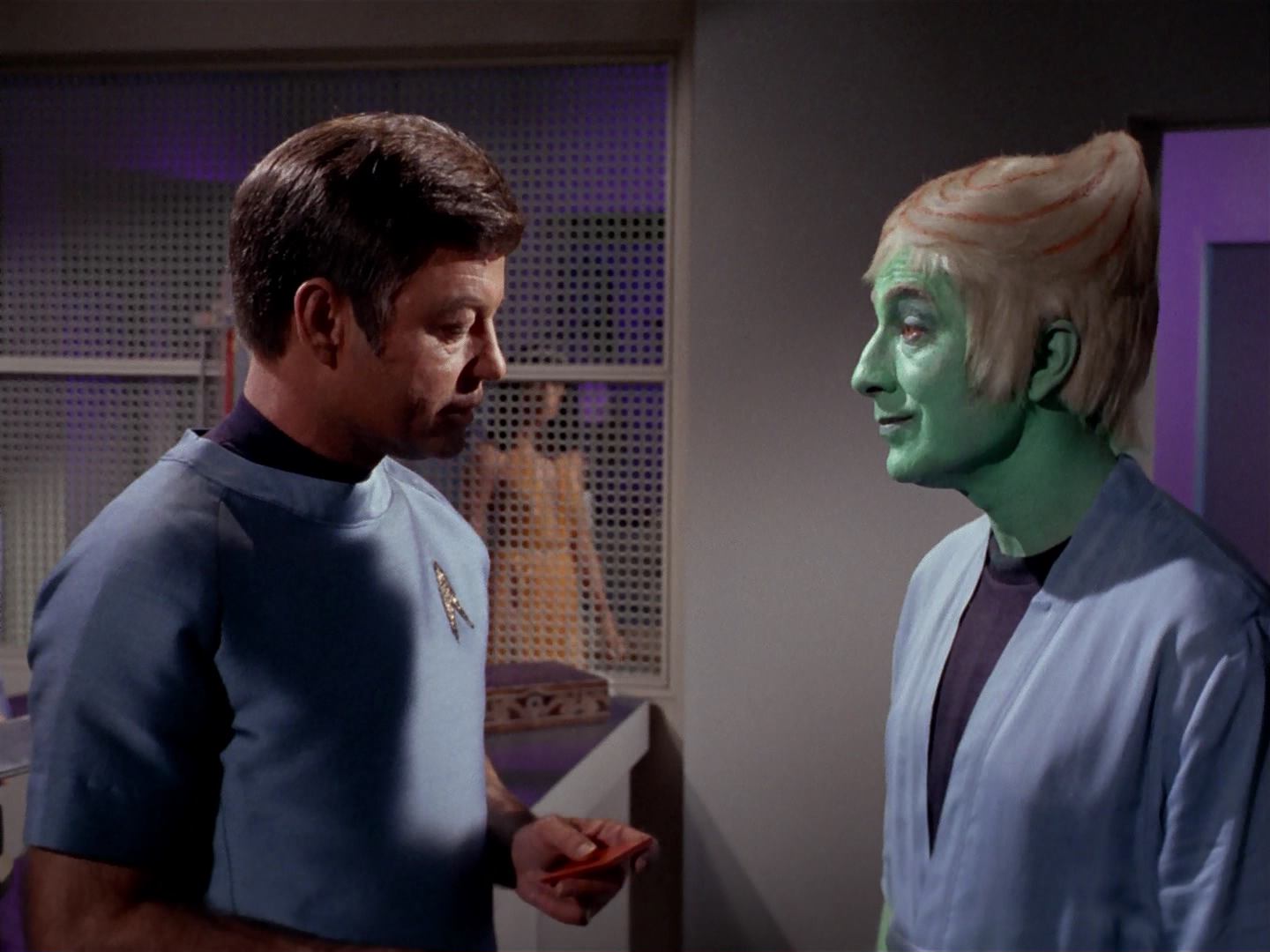 ariane179254_StarTrek_3x13_ElaanOfTroyius_2468.jpg
