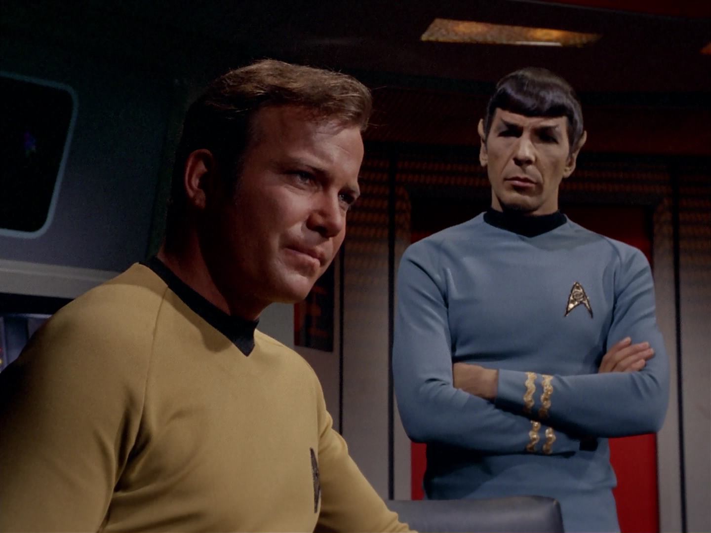 ariane179254_StarTrek_3x13_ElaanOfTroyius_2568.jpg