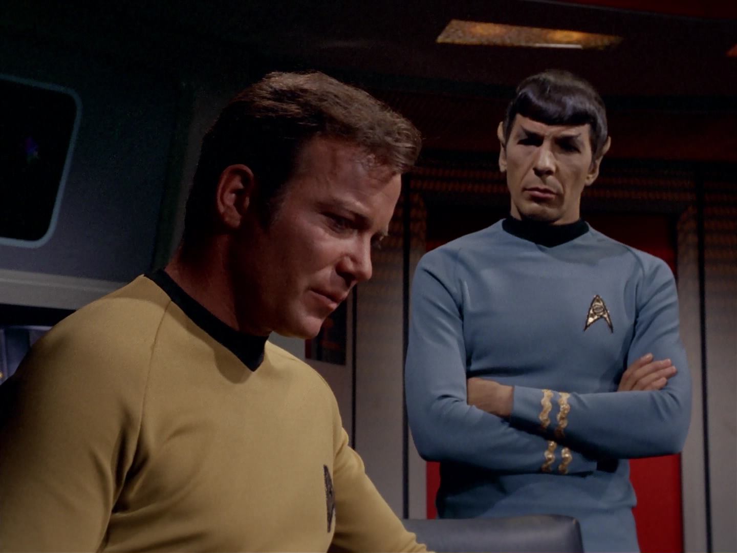 ariane179254_StarTrek_3x13_ElaanOfTroyius_2573.jpg
