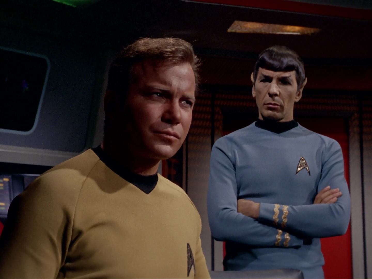ariane179254_StarTrek_3x13_ElaanOfTroyius_2579.jpg