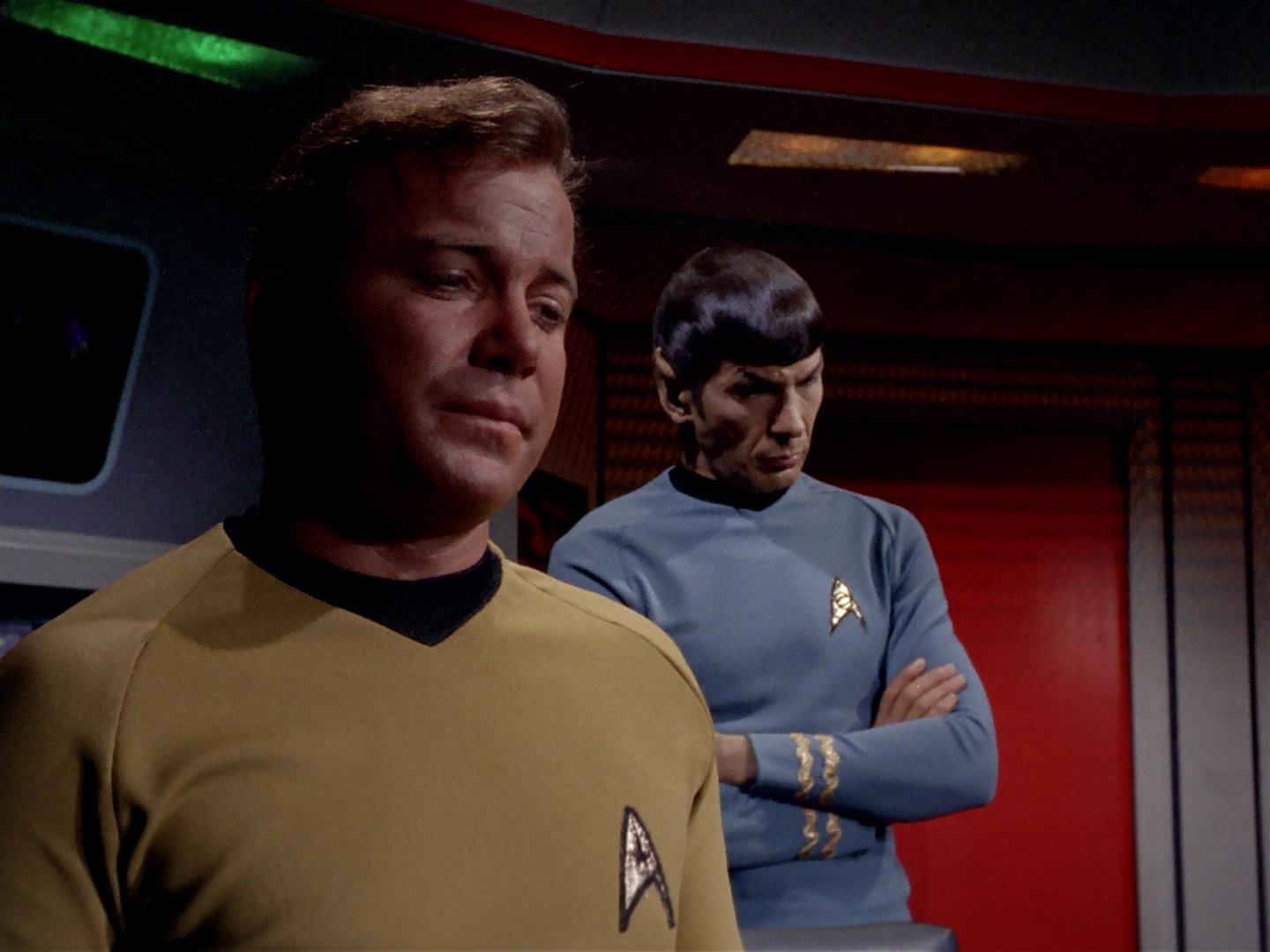 ariane179254_StarTrek_3x13_ElaanOfTroyius_2611.jpg