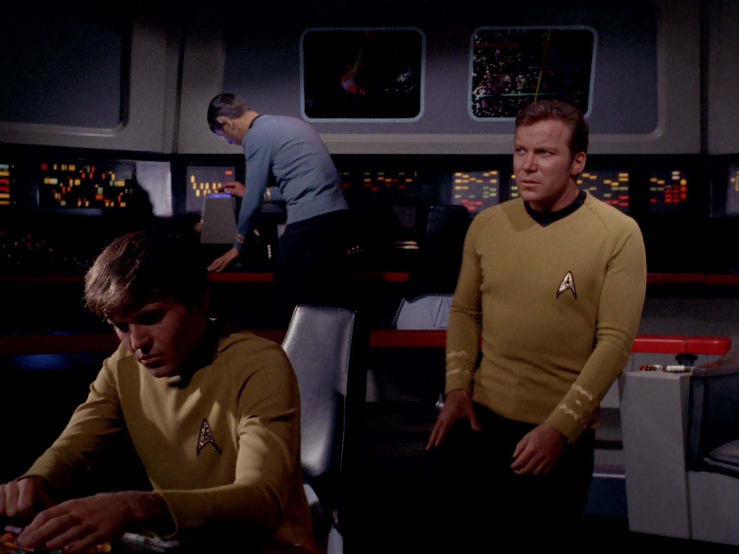 ariane179254_StarTrek_3x13_ElaanOfTroyius_2667.jpg