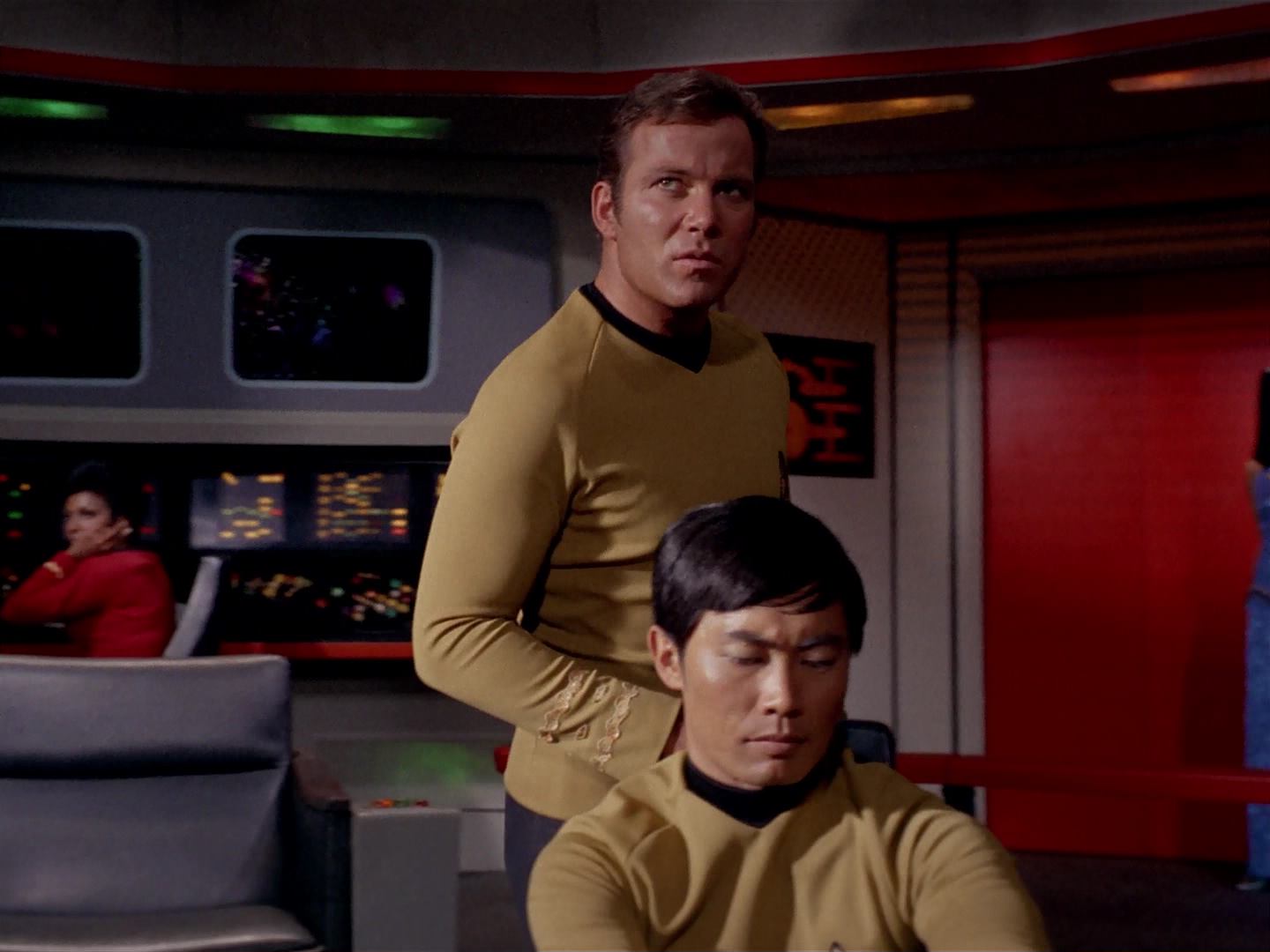 ariane179254_StarTrek_3x13_ElaanOfTroyius_2670.jpg