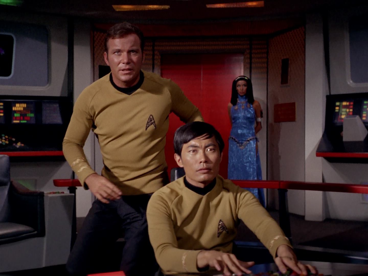 ariane179254_StarTrek_3x13_ElaanOfTroyius_2681.jpg