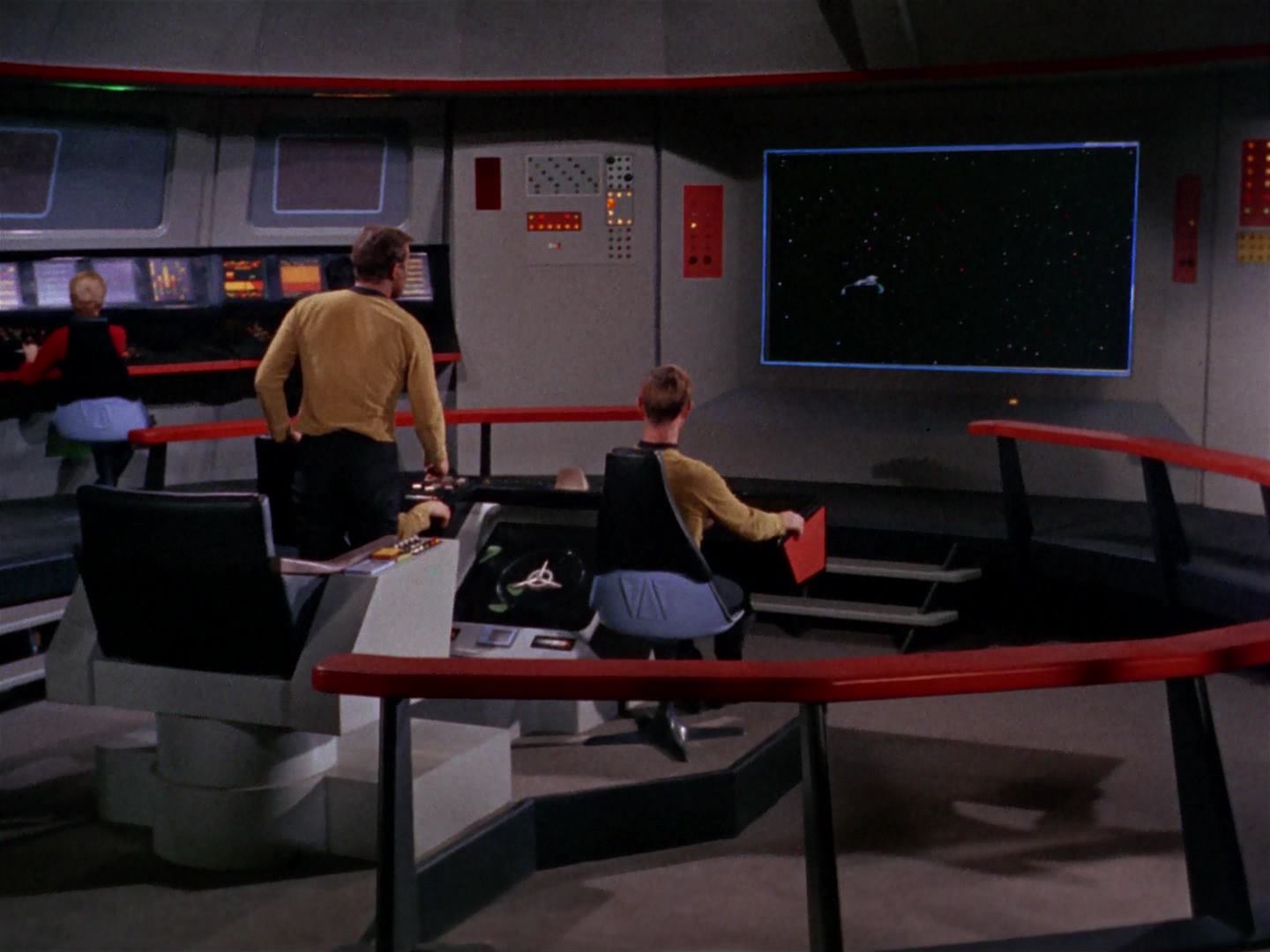 ariane179254_StarTrek_3x13_ElaanOfTroyius_2684.jpg