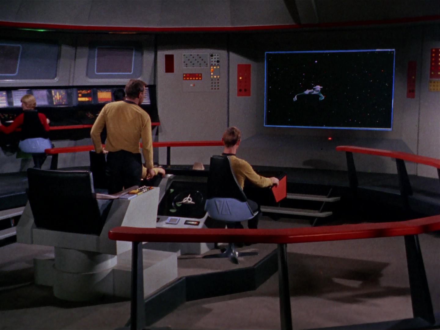 ariane179254_StarTrek_3x13_ElaanOfTroyius_2687.jpg