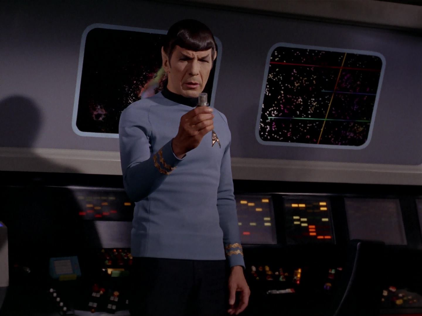 ariane179254_StarTrek_3x13_ElaanOfTroyius_2724.jpg