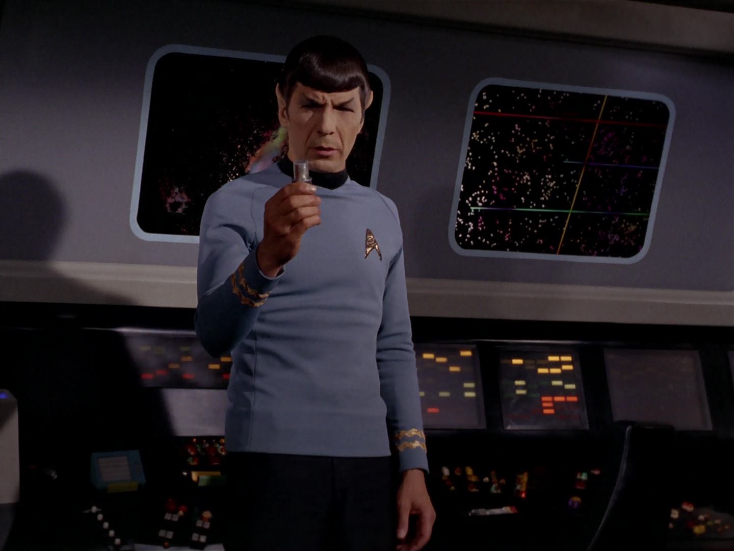 ariane179254_StarTrek_3x13_ElaanOfTroyius_2725.jpg