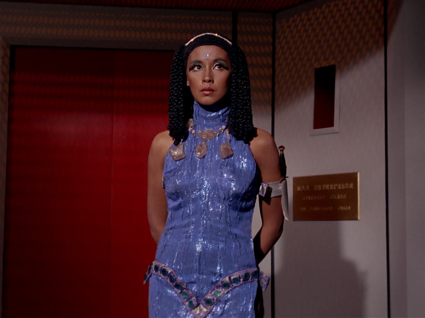ariane179254_StarTrek_3x13_ElaanOfTroyius_2738.jpg