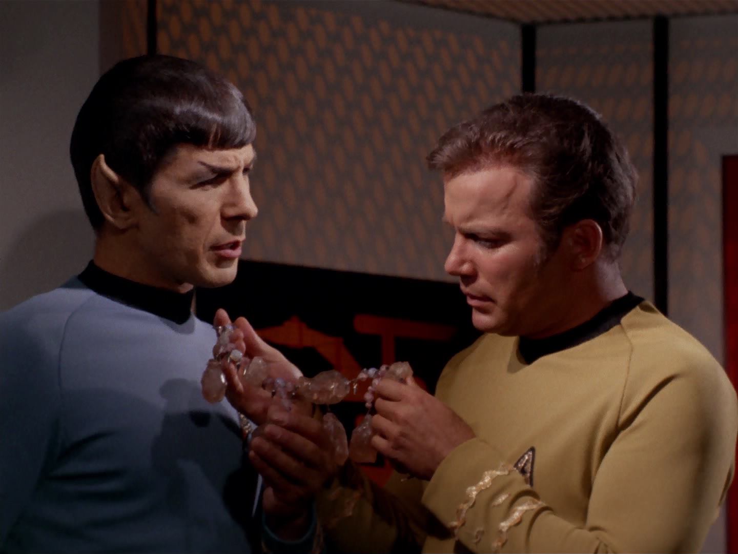 ariane179254_StarTrek_3x13_ElaanOfTroyius_2770.jpg