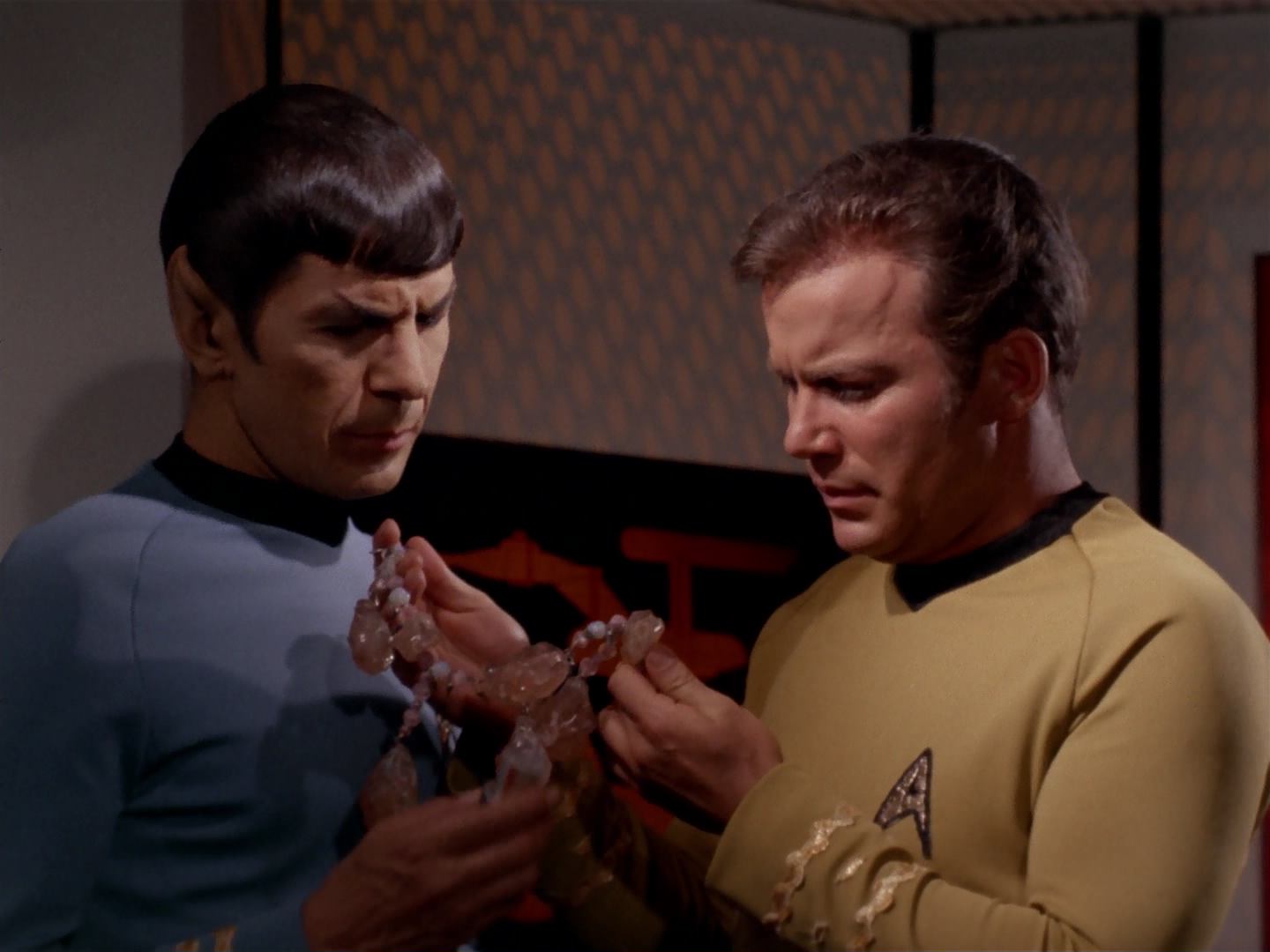 ariane179254_StarTrek_3x13_ElaanOfTroyius_2772.jpg
