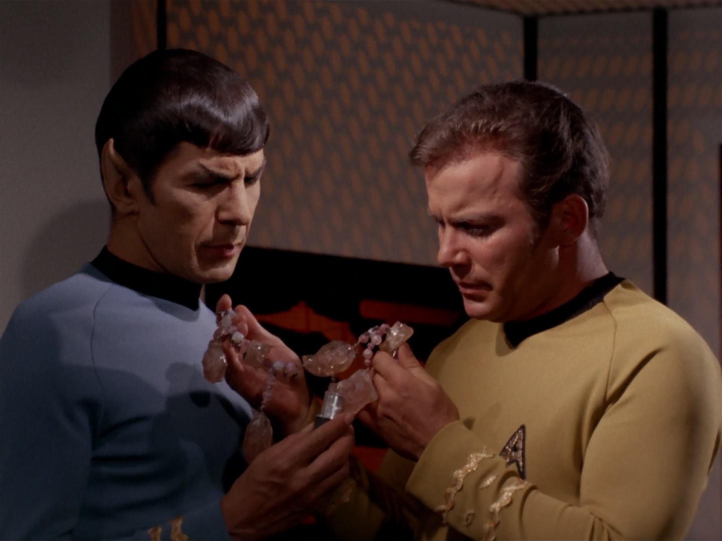 ariane179254_StarTrek_3x13_ElaanOfTroyius_2773.jpg