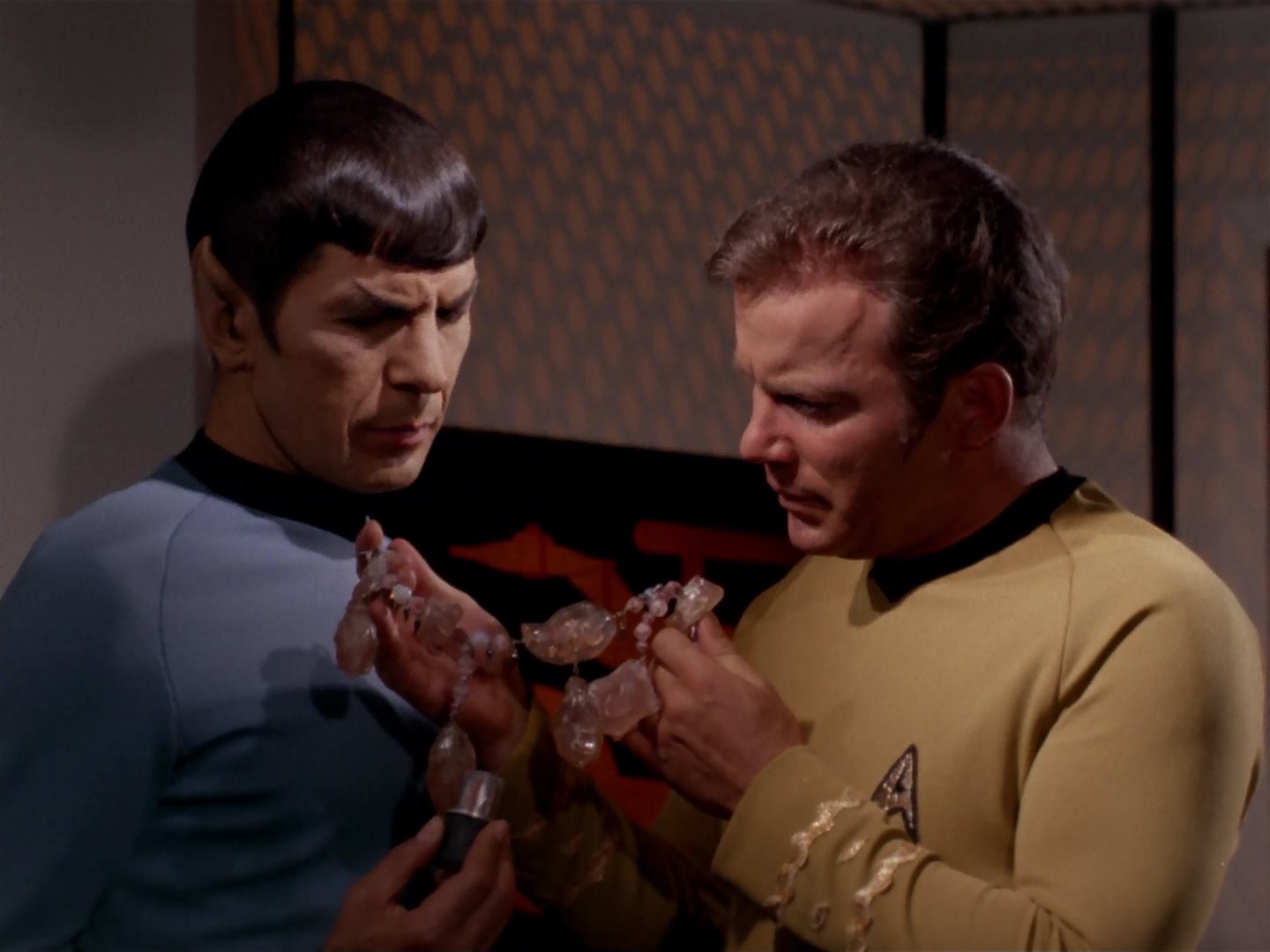 ariane179254_StarTrek_3x13_ElaanOfTroyius_2776.jpg