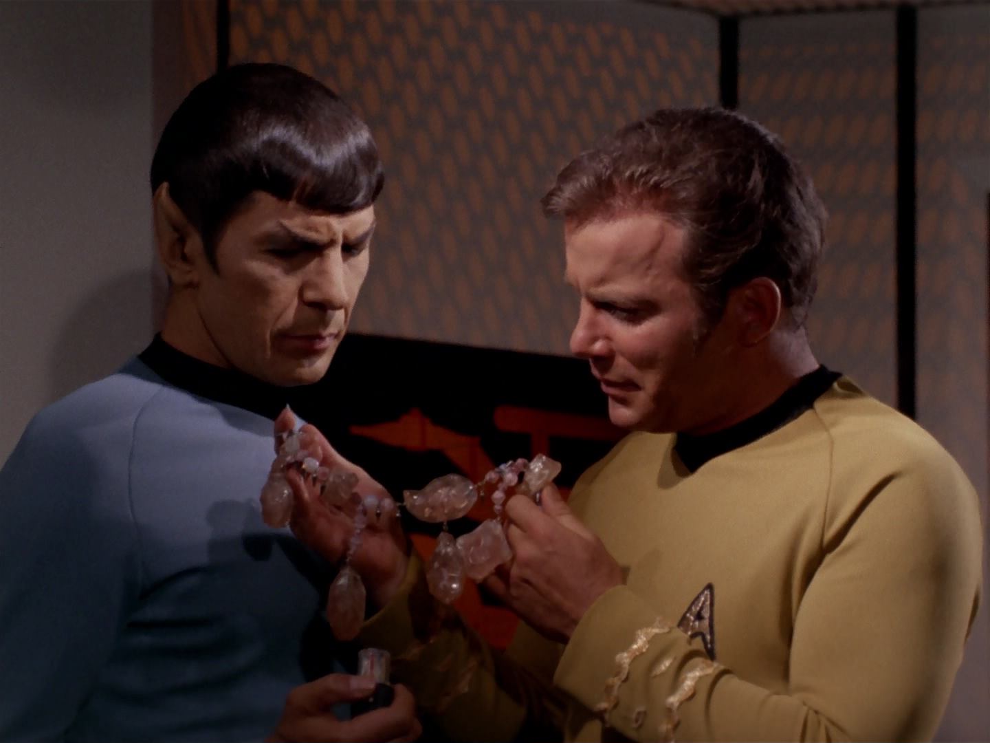 ariane179254_StarTrek_3x13_ElaanOfTroyius_2777.jpg