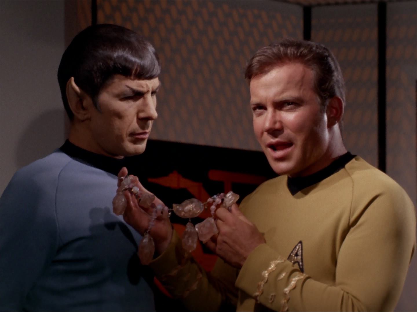 ariane179254_StarTrek_3x13_ElaanOfTroyius_2779.jpg
