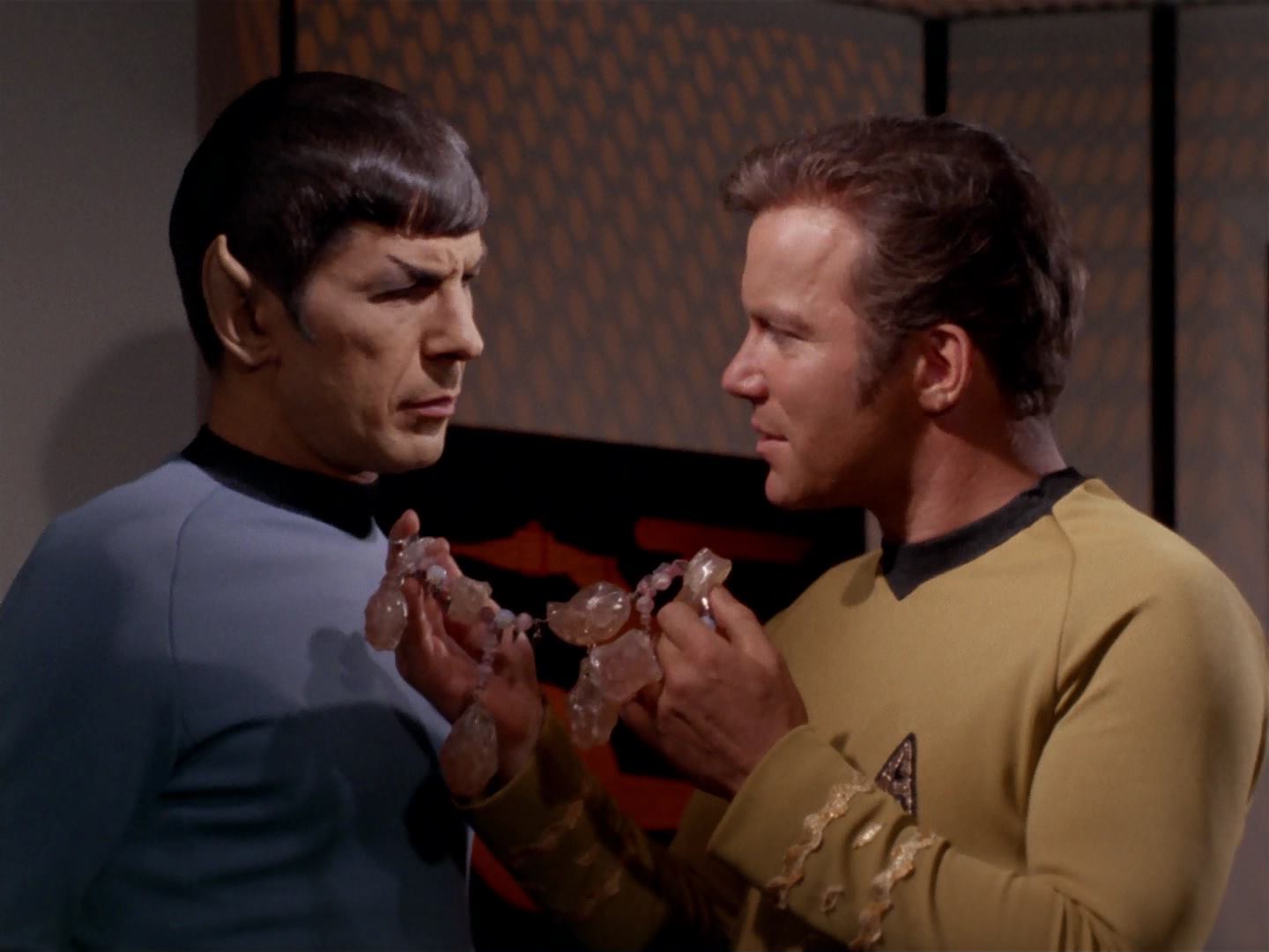 ariane179254_StarTrek_3x13_ElaanOfTroyius_2781.jpg