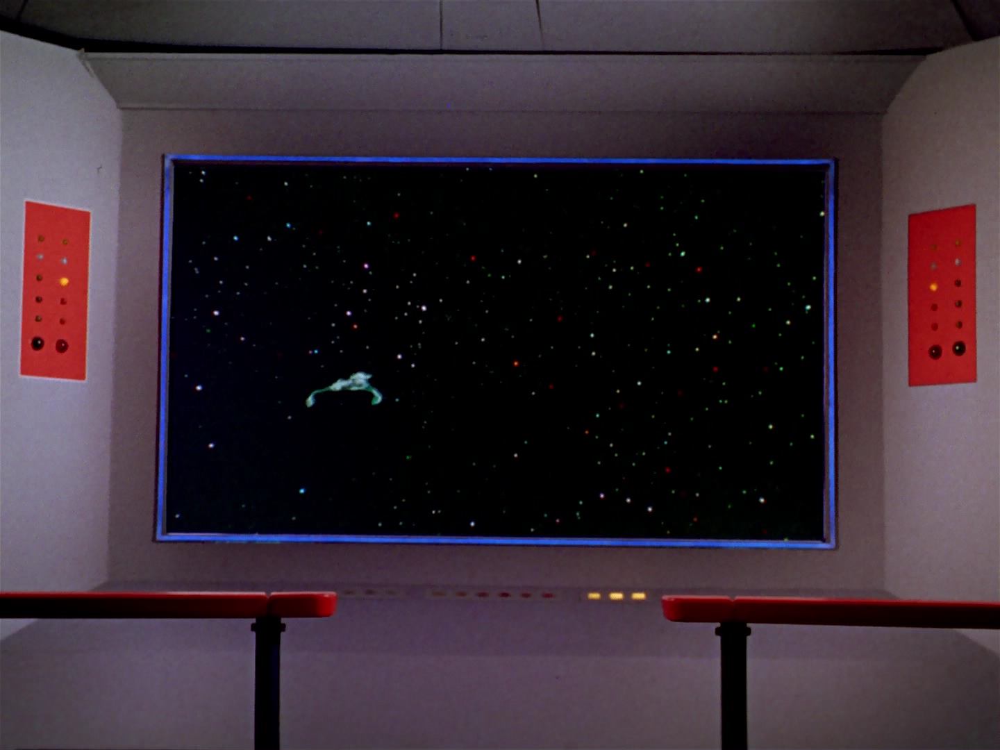 ariane179254_StarTrek_3x13_ElaanOfTroyius_2812.jpg