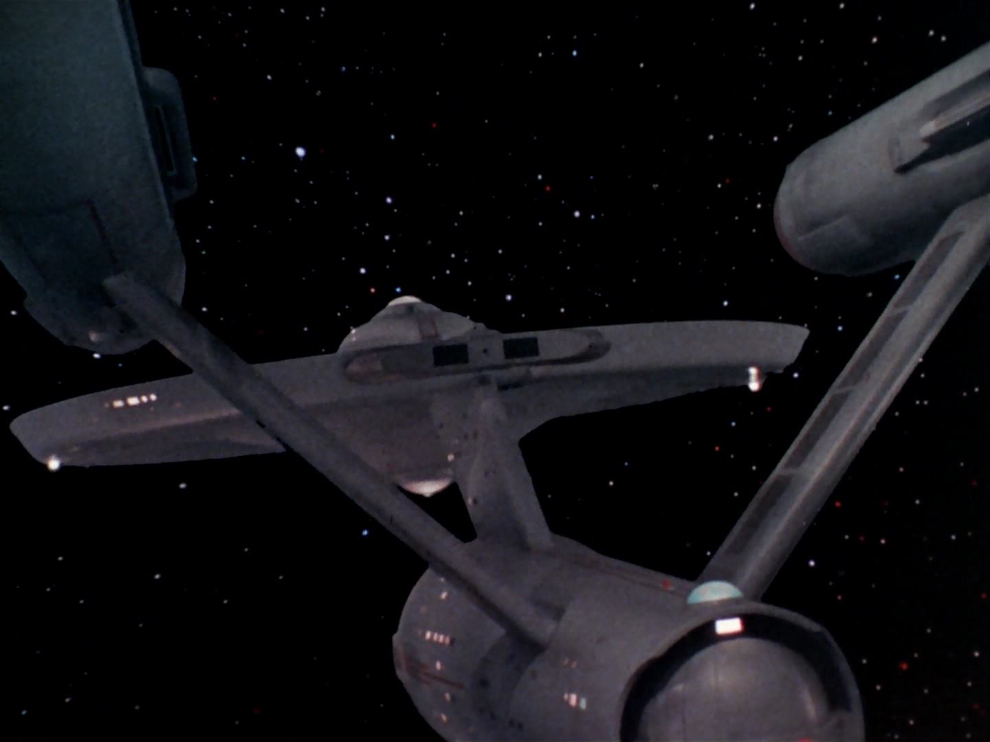 ariane179254_StarTrek_3x13_ElaanOfTroyius_2824.jpg