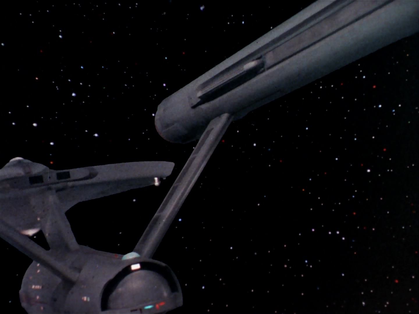 ariane179254_StarTrek_3x13_ElaanOfTroyius_2825.jpg