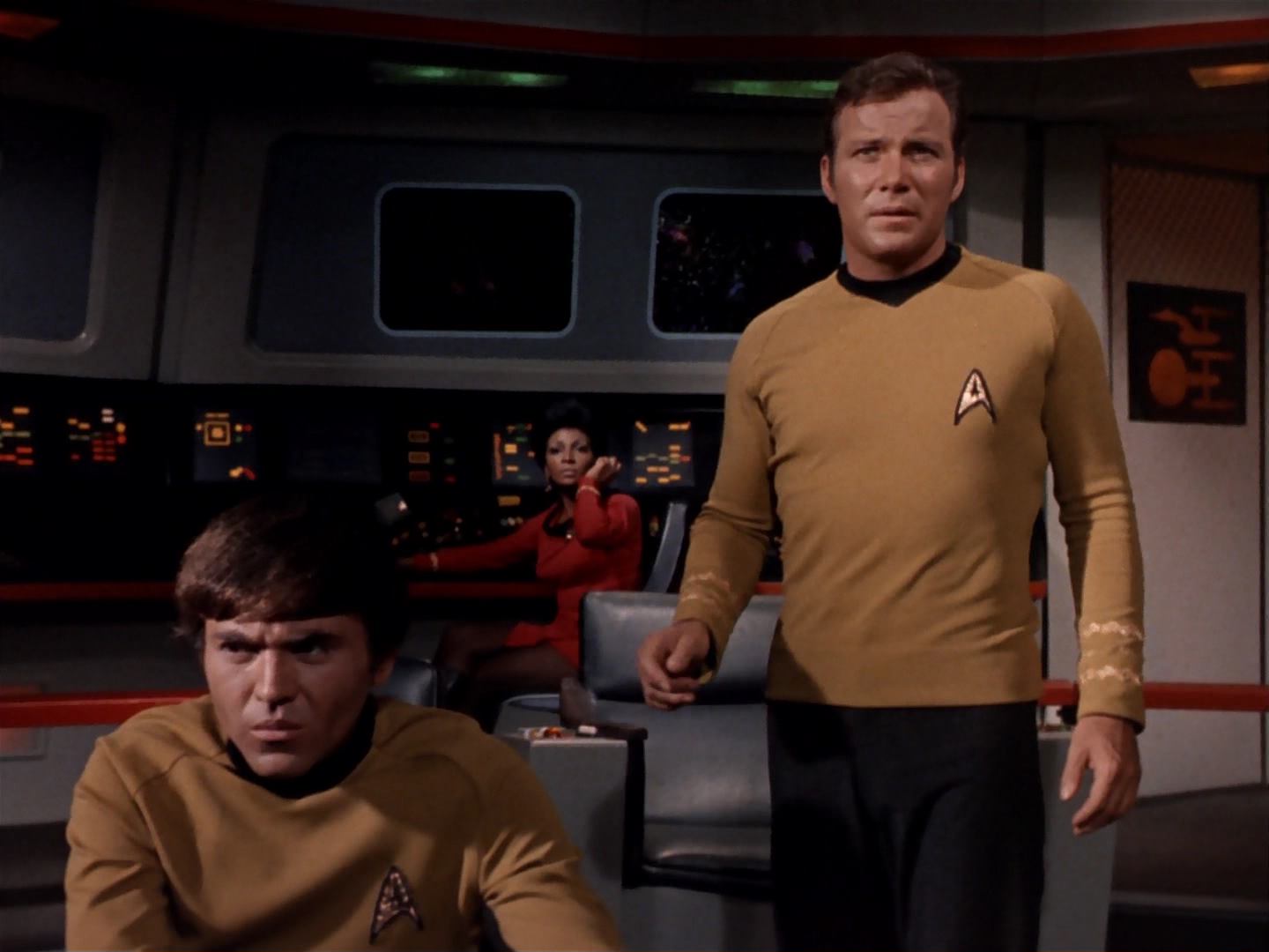 ariane179254_StarTrek_3x13_ElaanOfTroyius_2840.jpg
