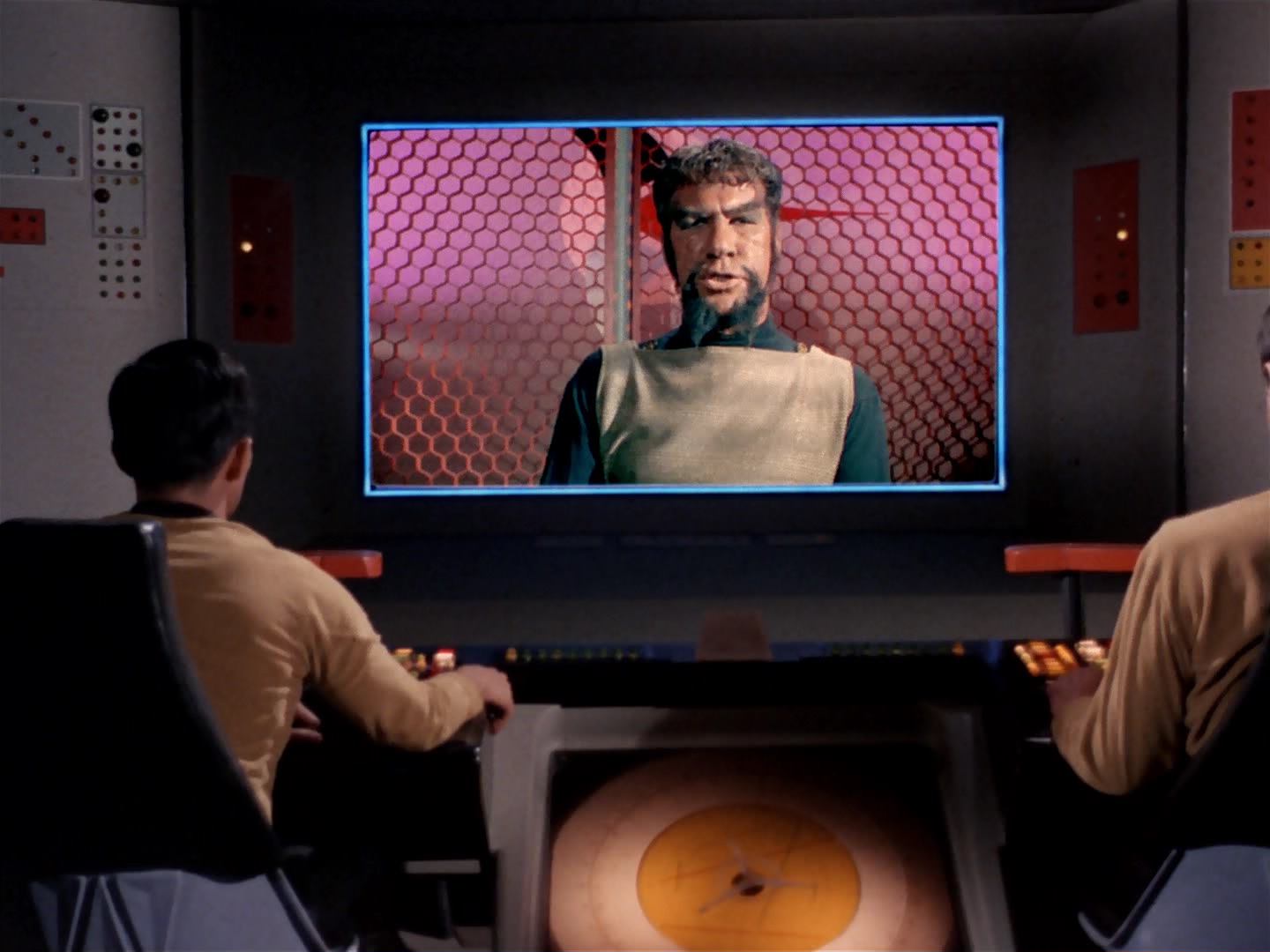 ariane179254_StarTrek_3x13_ElaanOfTroyius_2844.jpg