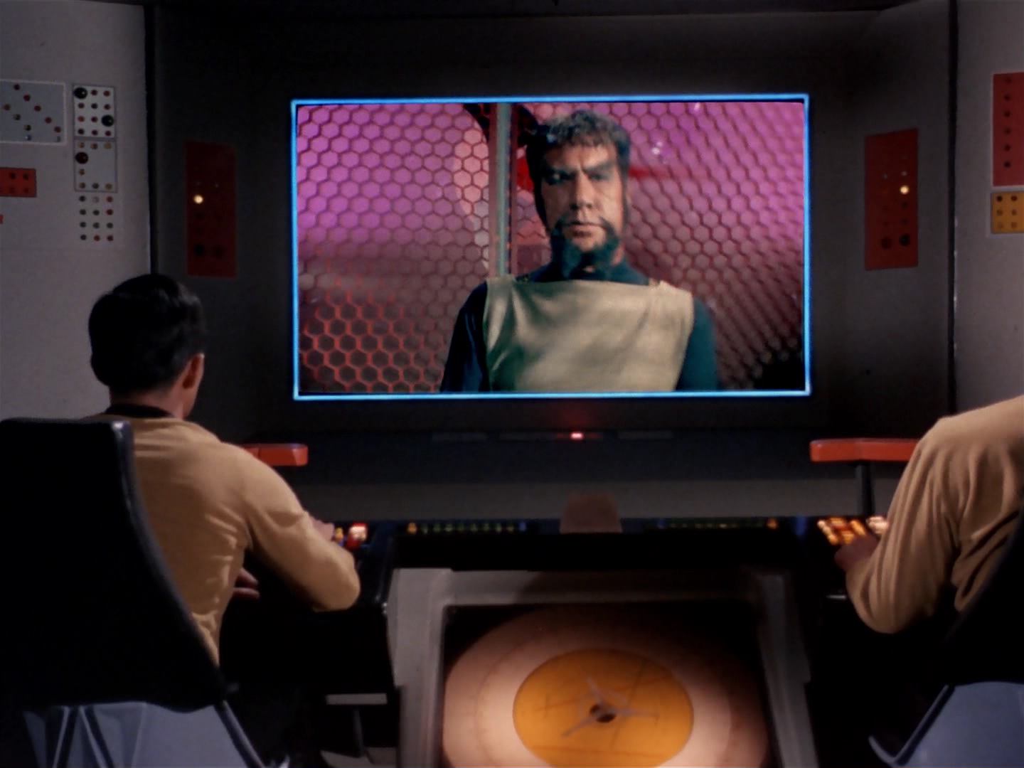 ariane179254_StarTrek_3x13_ElaanOfTroyius_2847.jpg