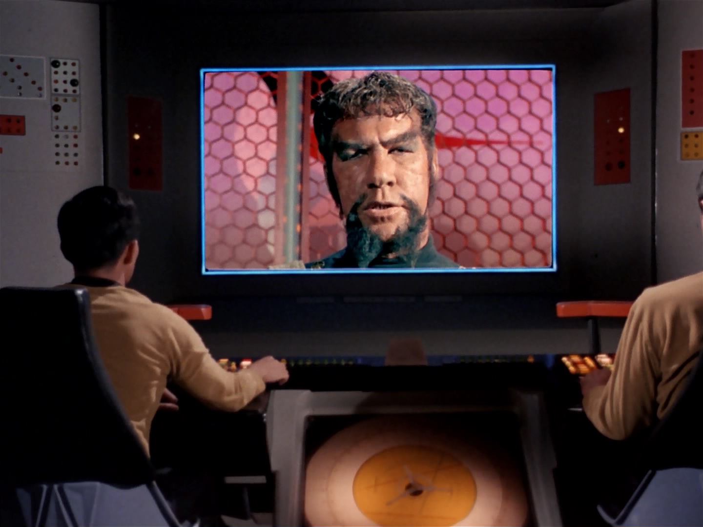 ariane179254_StarTrek_3x13_ElaanOfTroyius_2881.jpg