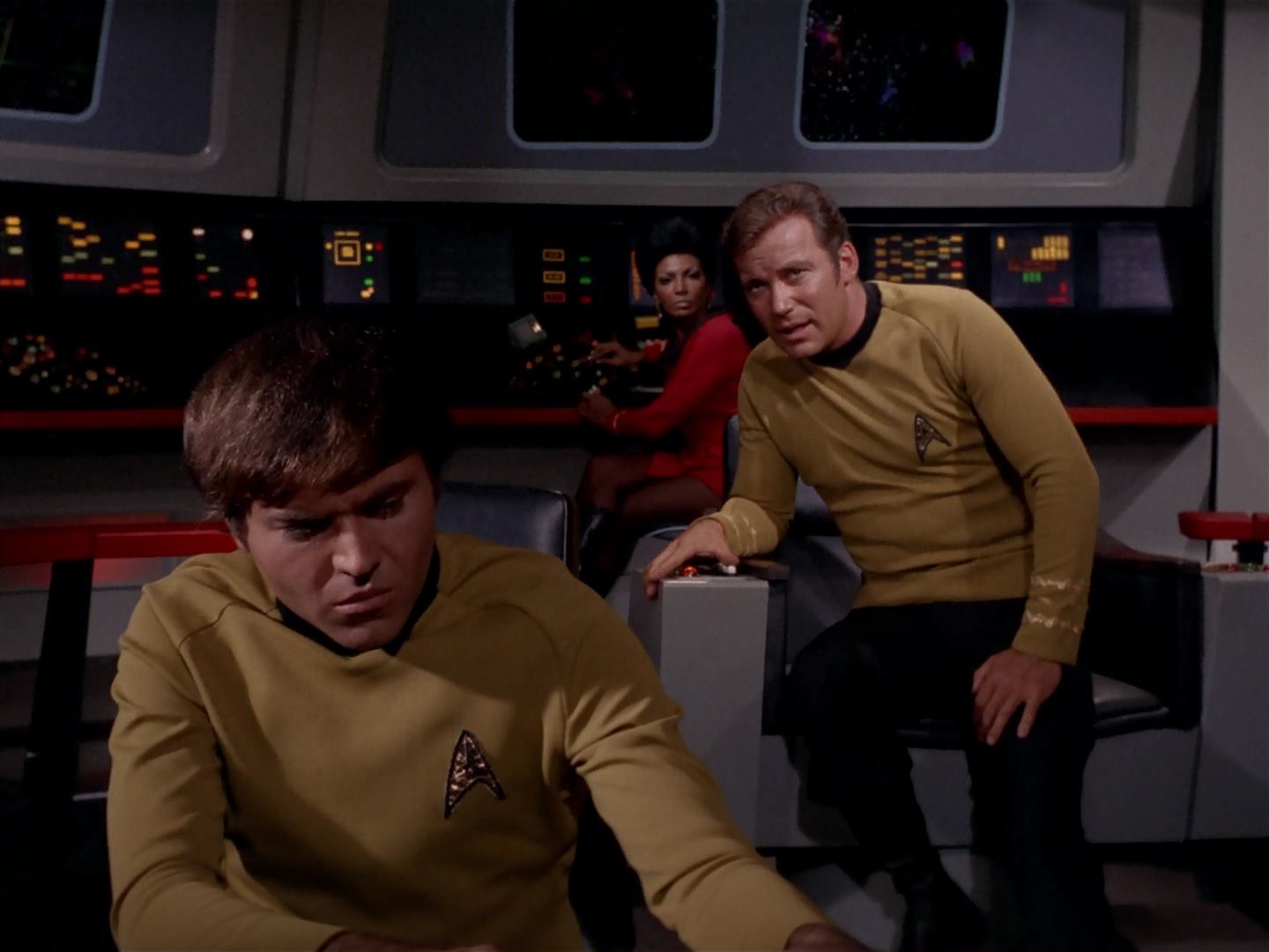 ariane179254_StarTrek_3x13_ElaanOfTroyius_2904.jpg