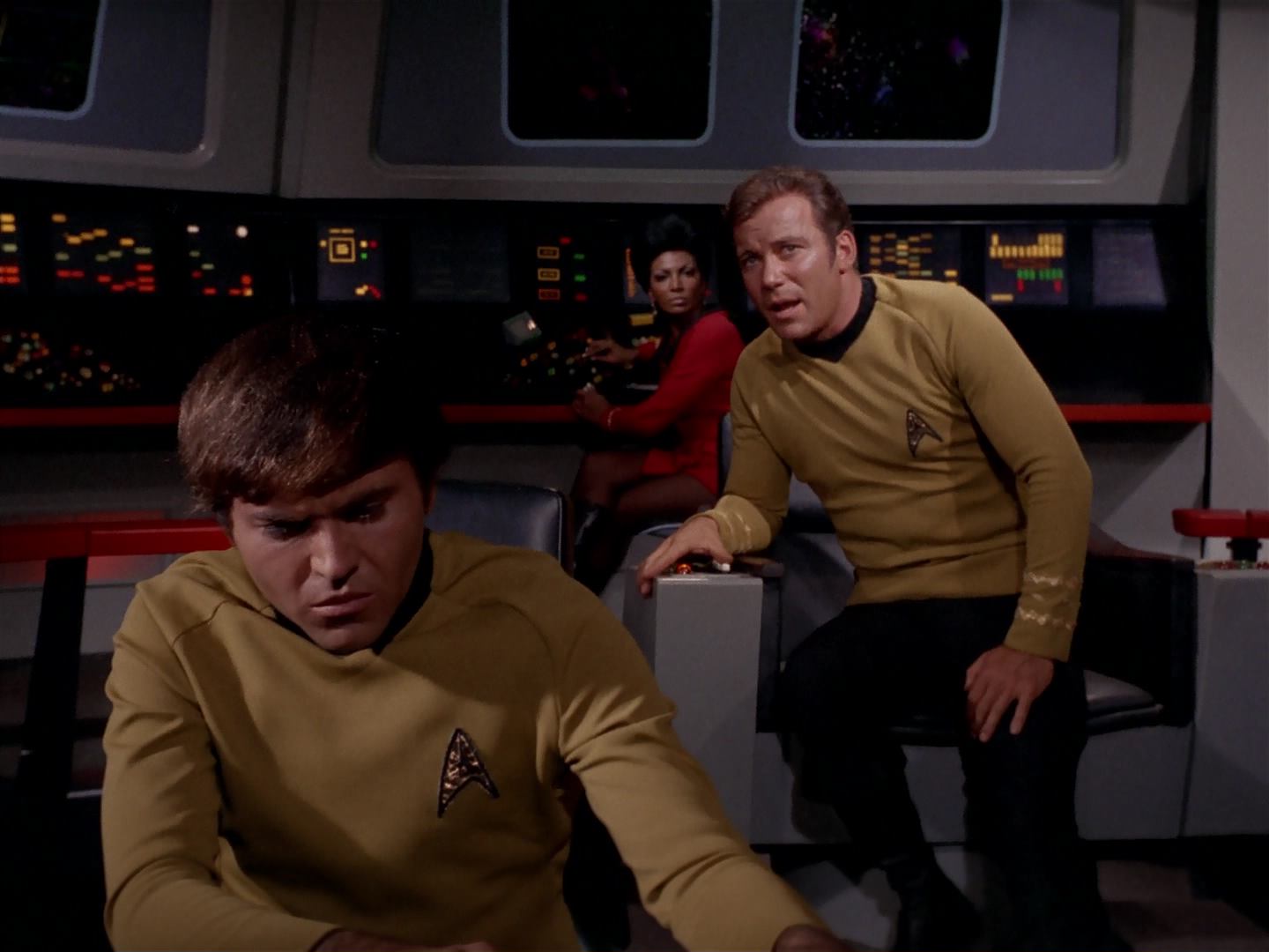 ariane179254_StarTrek_3x13_ElaanOfTroyius_2906.jpg
