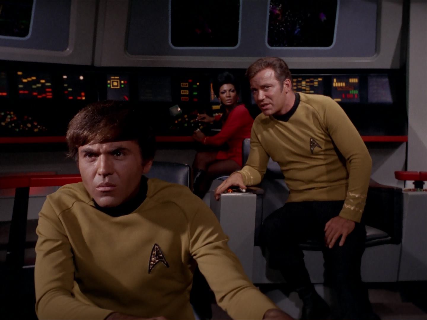 ariane179254_StarTrek_3x13_ElaanOfTroyius_2907.jpg