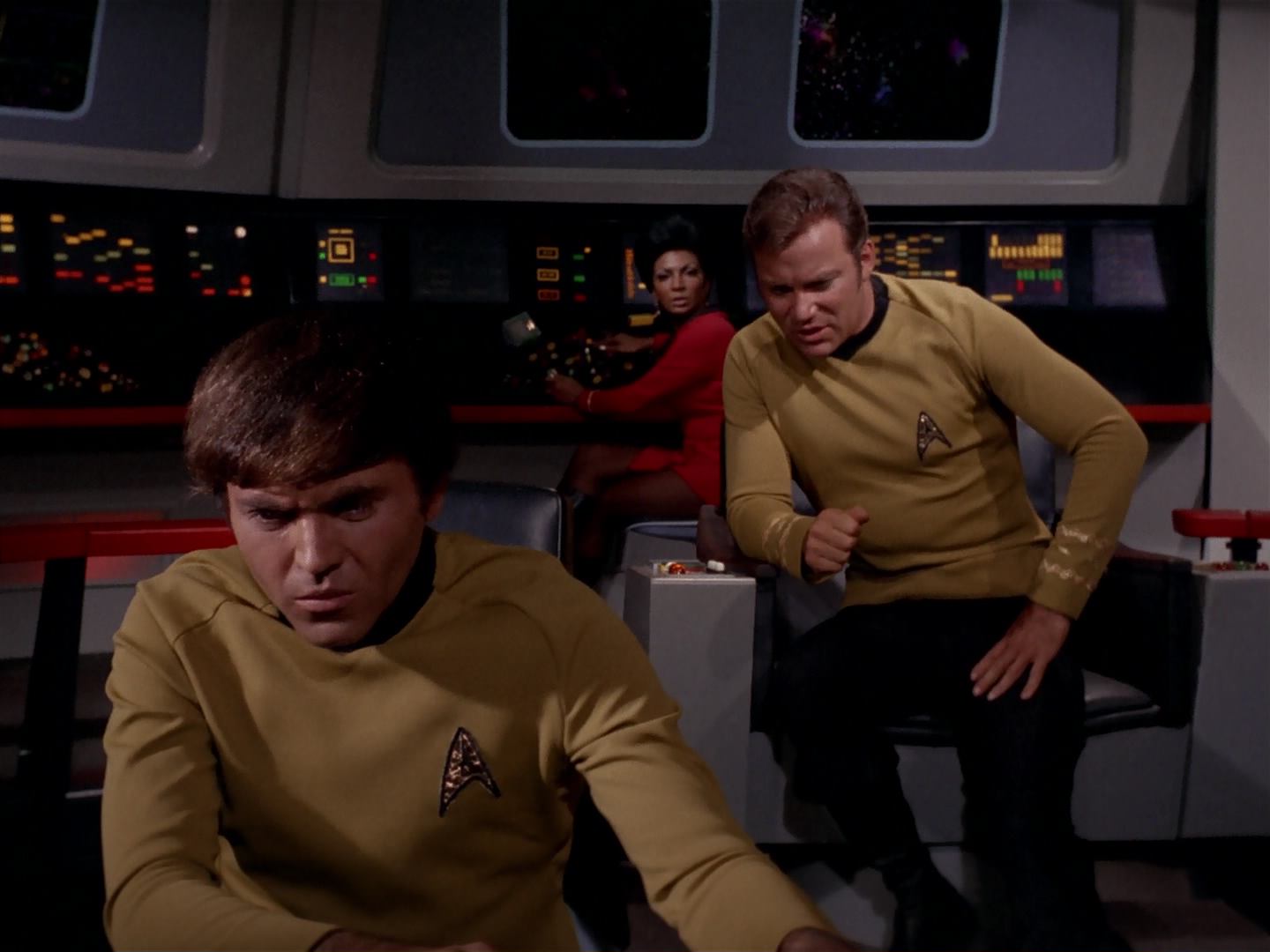 ariane179254_StarTrek_3x13_ElaanOfTroyius_2913.jpg