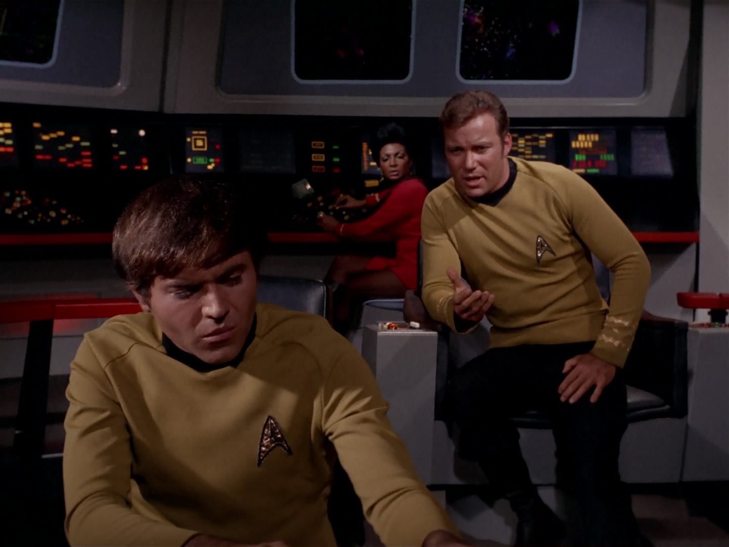 ariane179254_StarTrek_3x13_ElaanOfTroyius_2915.jpg