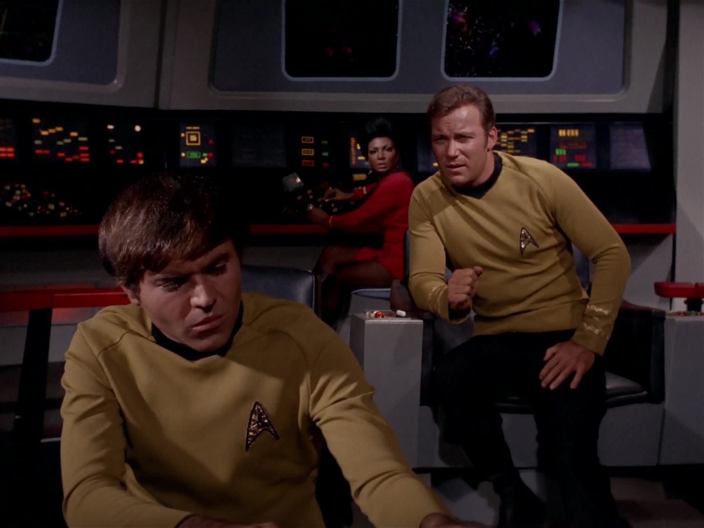 ariane179254_StarTrek_3x13_ElaanOfTroyius_2916.jpg