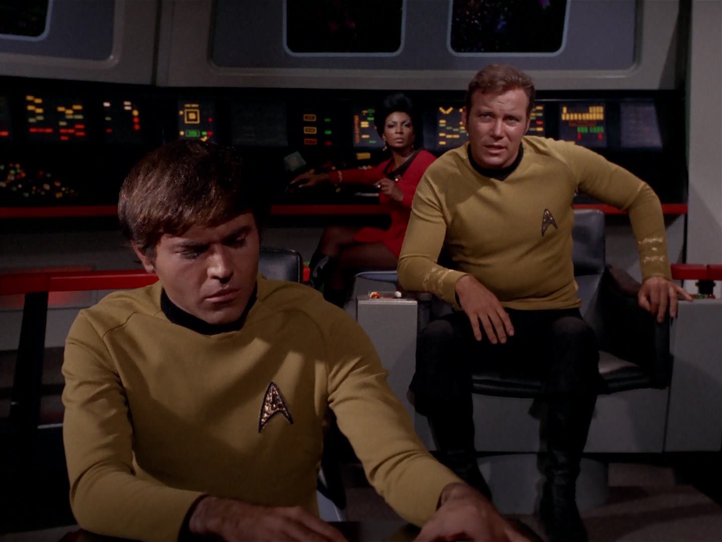 ariane179254_StarTrek_3x13_ElaanOfTroyius_2945.jpg