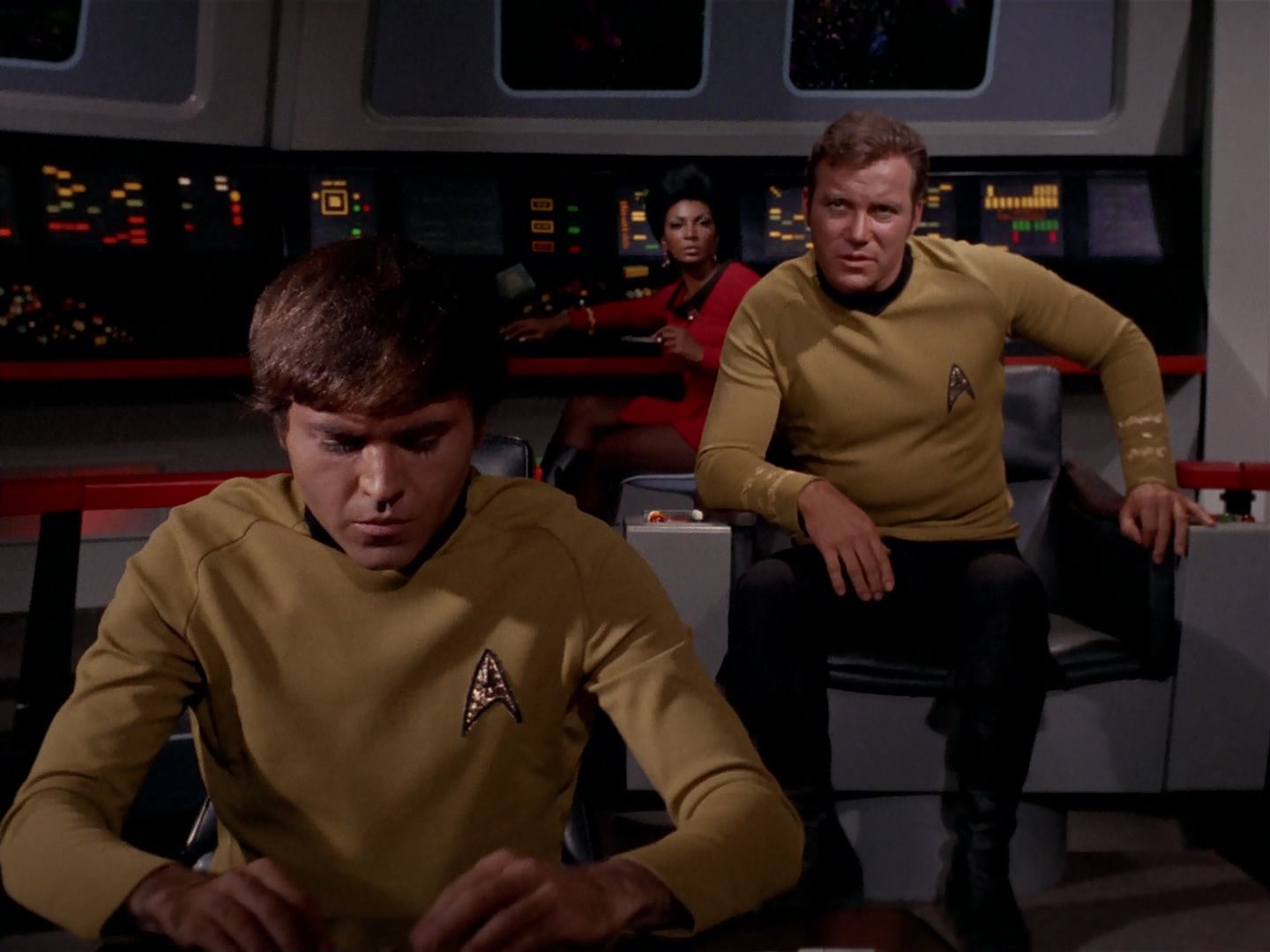ariane179254_StarTrek_3x13_ElaanOfTroyius_2950.jpg